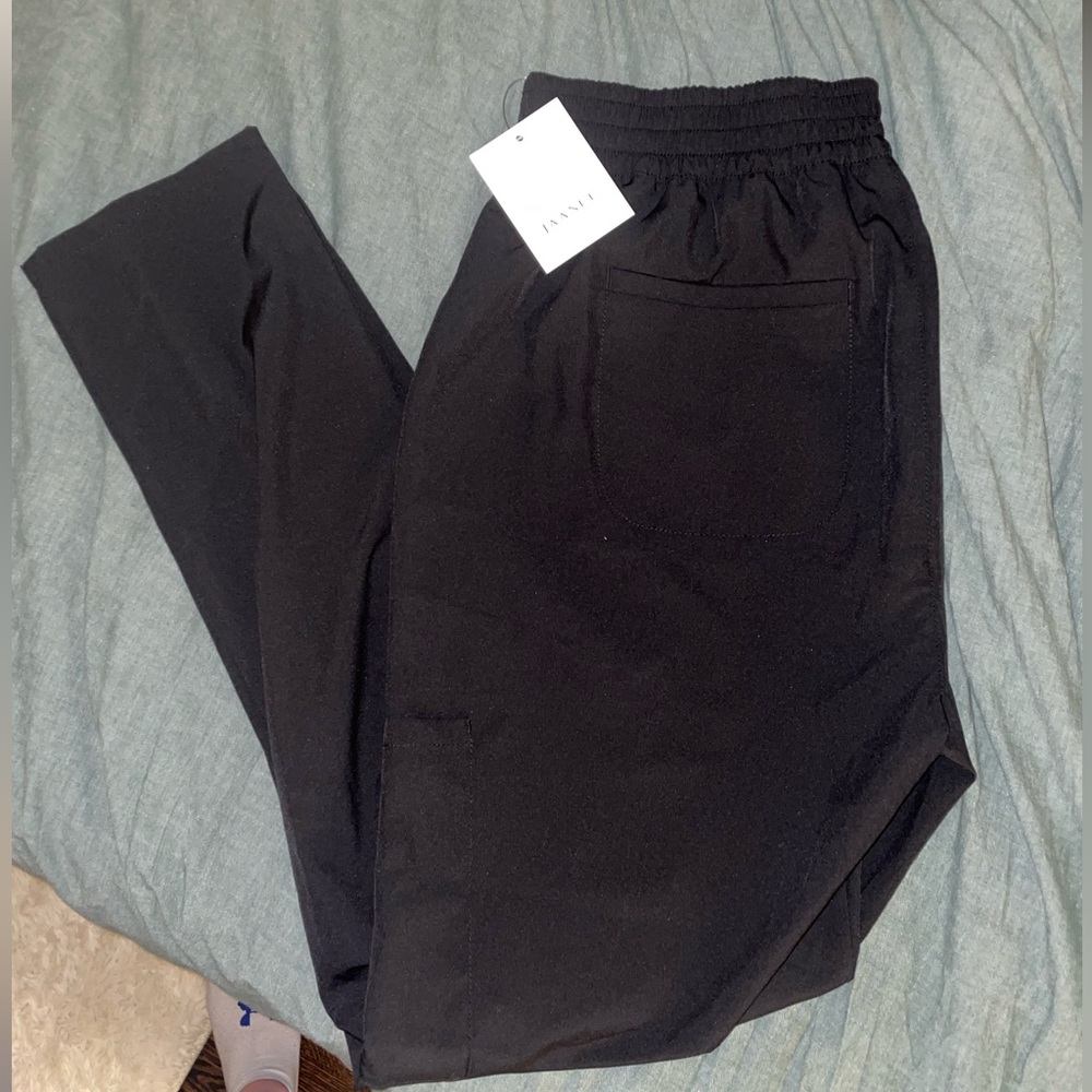 Black jaanuu scrub bottoms